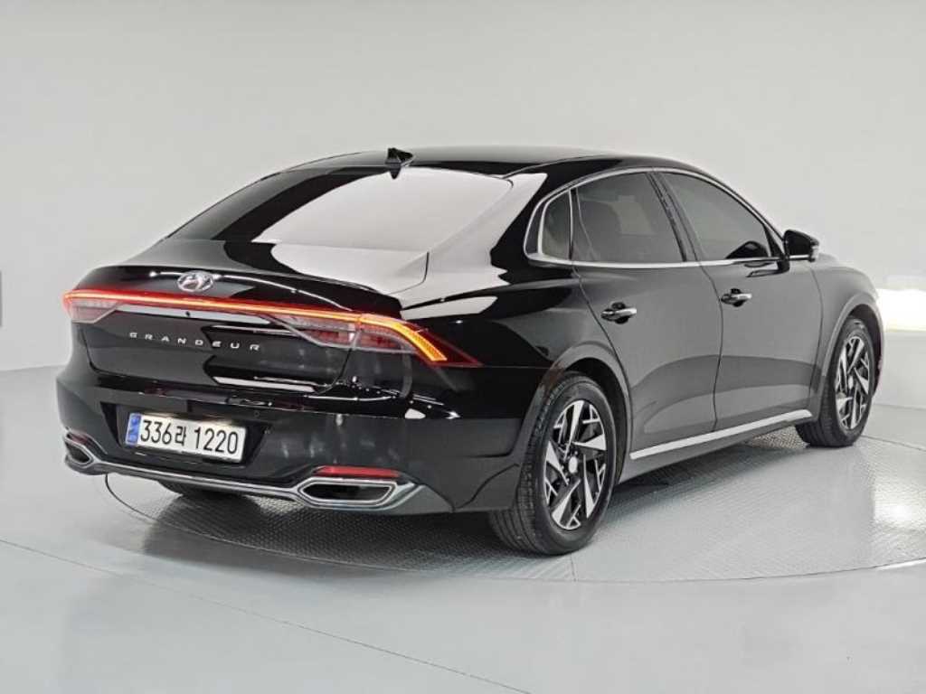 HYUNDAI Grandeur - Vista 4