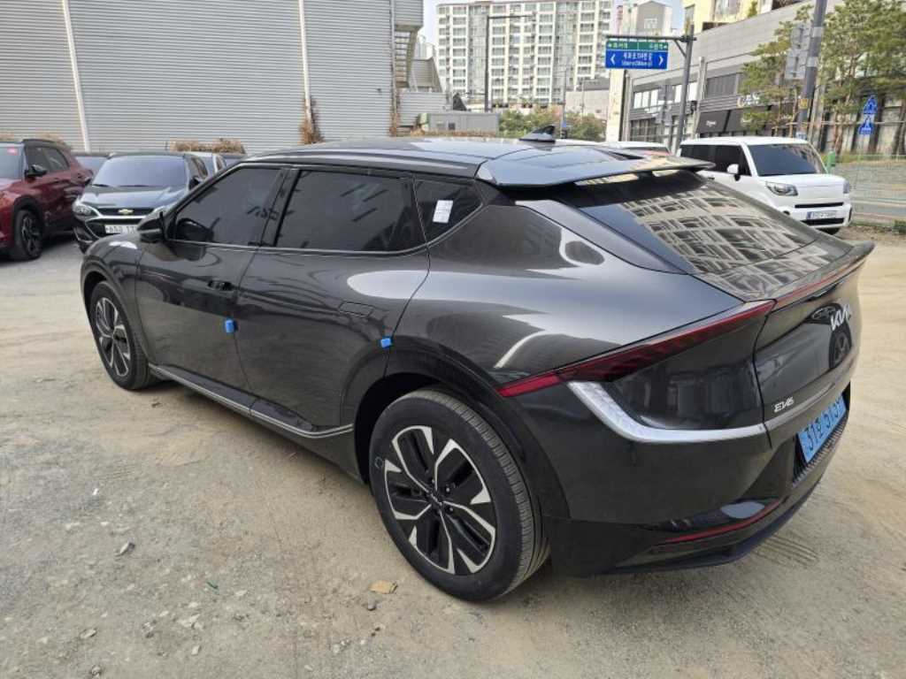 KIA EV6 - Vista 4