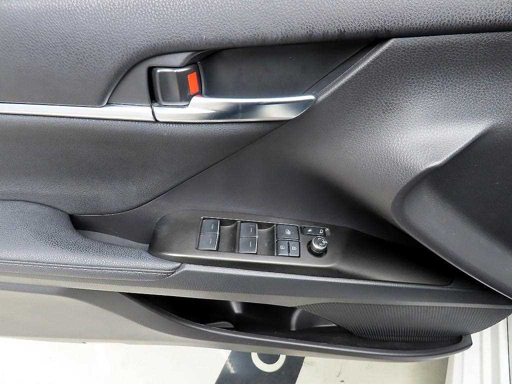 Toyota Camry - Vista 11