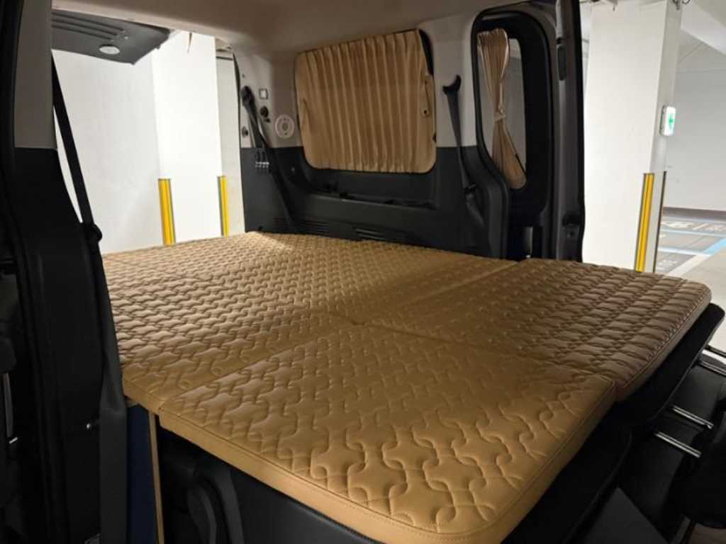 HYUNDAI Staria - Vista 6