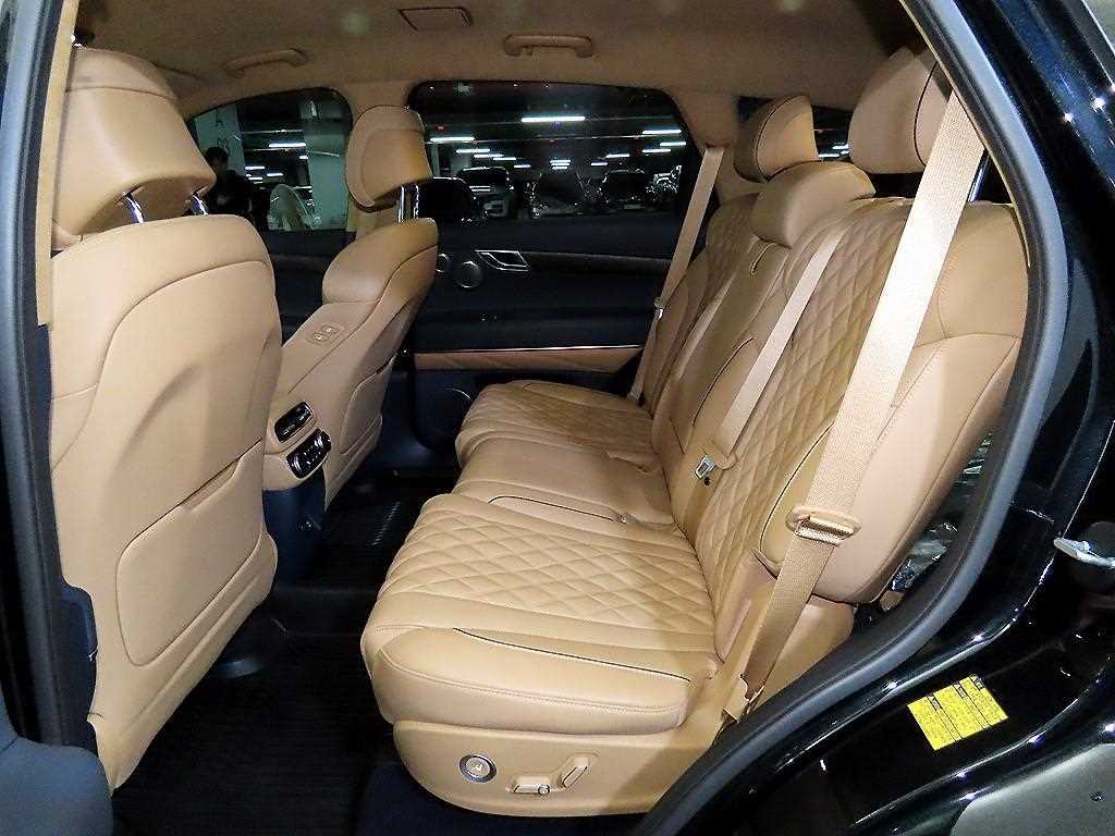 Genesis GV80 - Vista 7