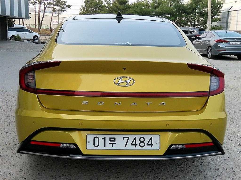 HYUNDAI Sonata - Vista 4