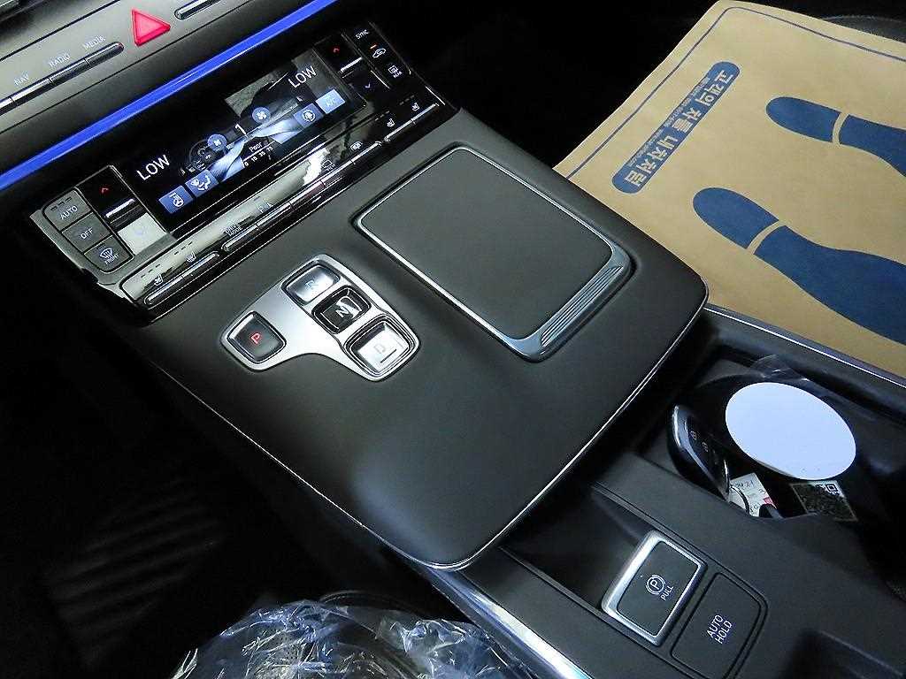 HYUNDAI Grandeur - Vista 12