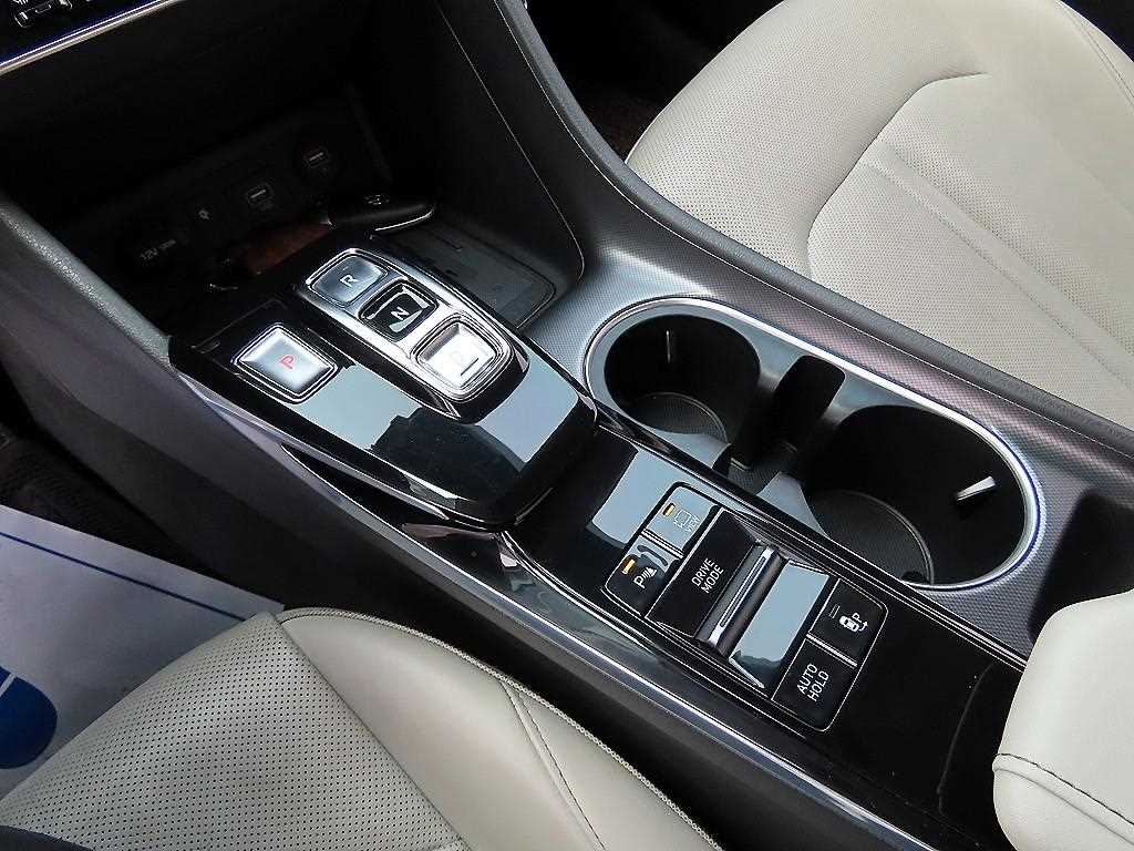 HYUNDAI Sonata - Vista 11