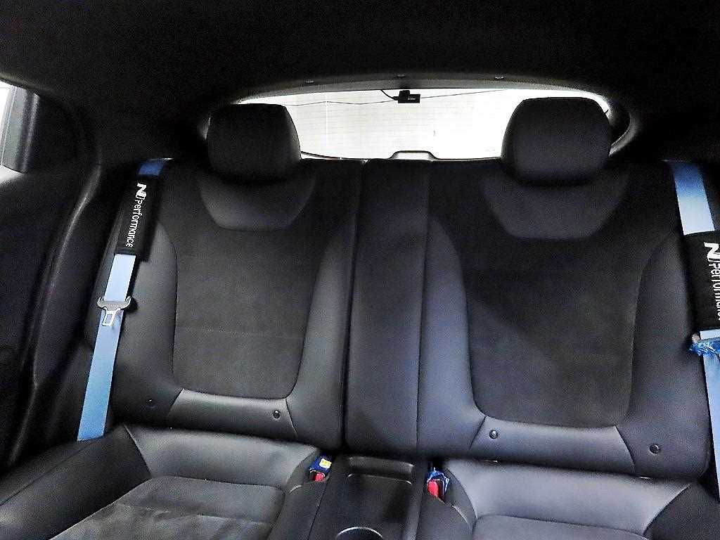 HYUNDAI Veloster - Vista 6