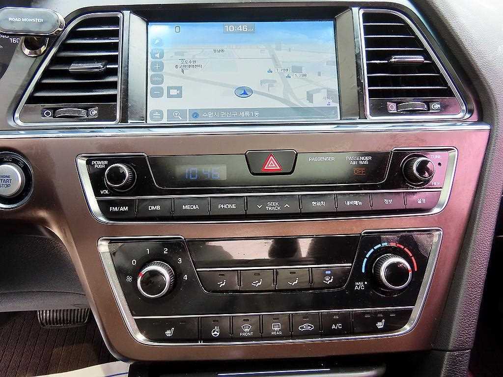 HYUNDAI Sonata - Vista 12