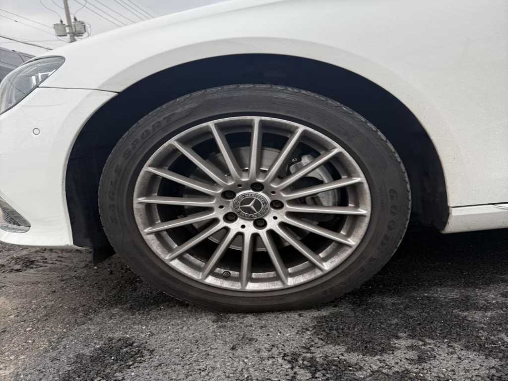 Mercedes Benz E class - Vista 4