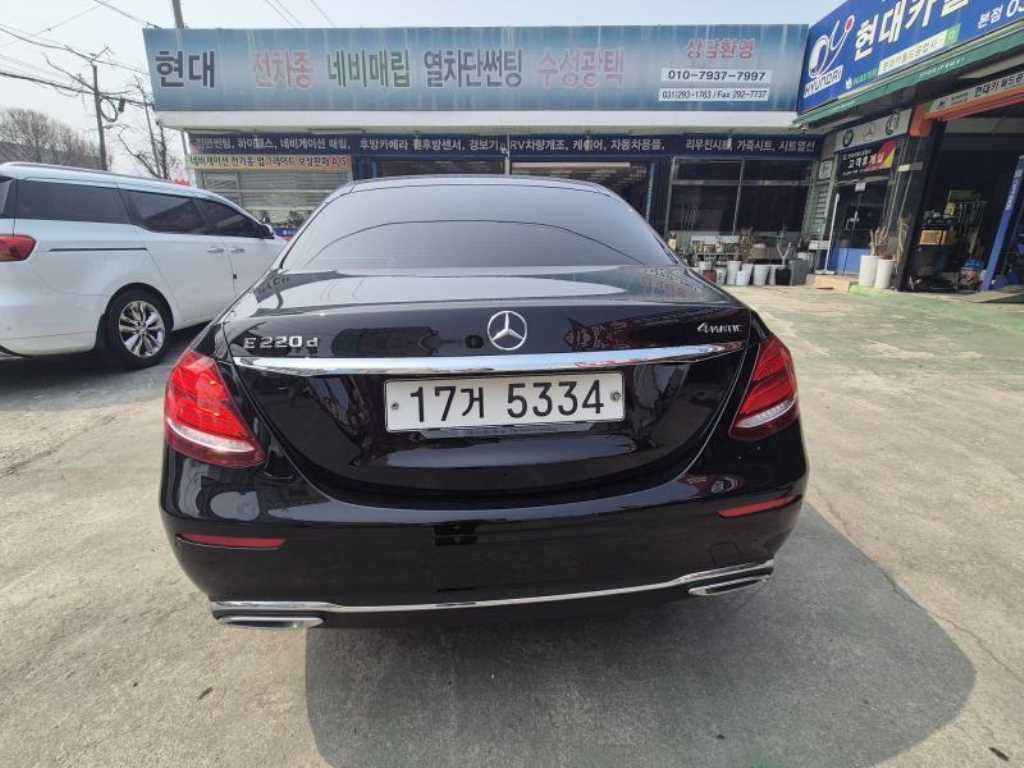 Mercedes Benz E class - Vista 2