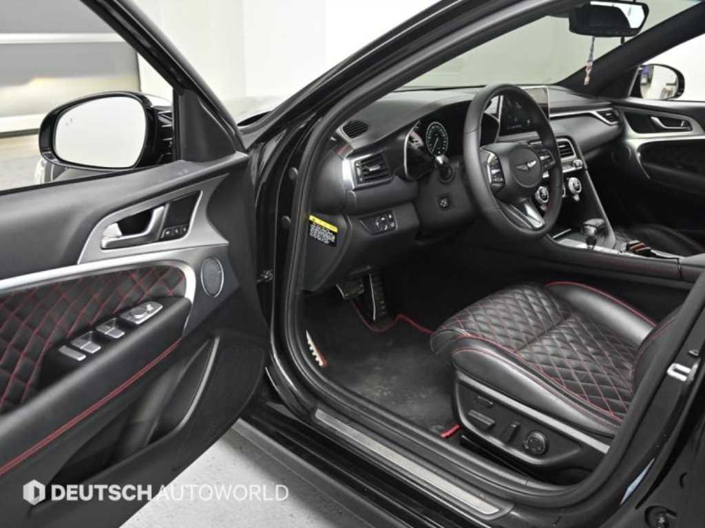 Genesis G70 - Vista 11