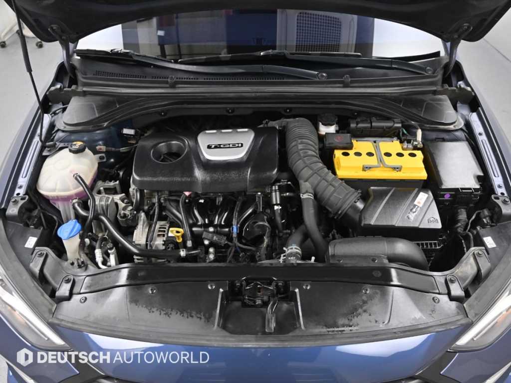 HYUNDAI Avante - Vista 6