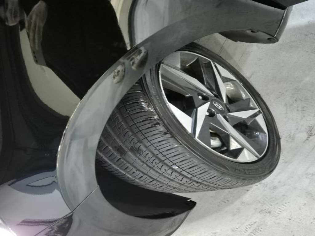 HYUNDAI Avante - Vista 7