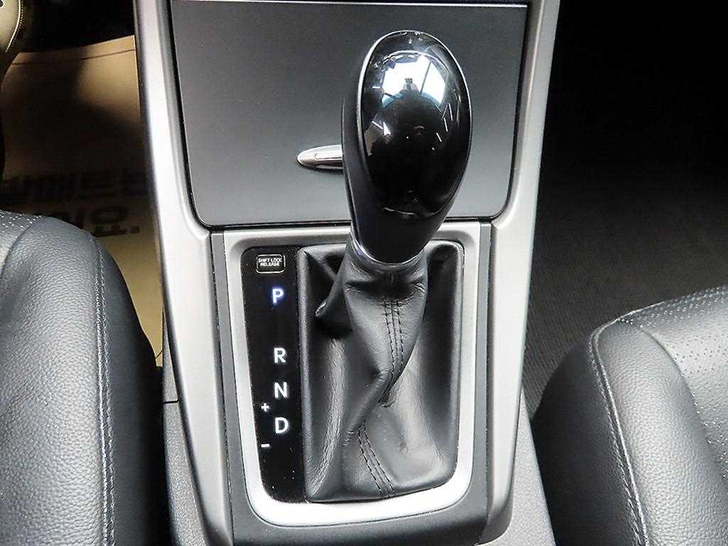 HYUNDAI Avante - Vista 10