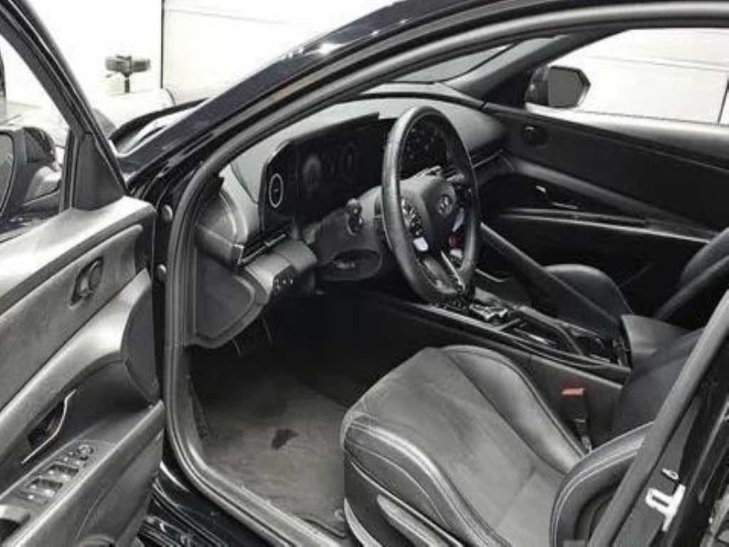 HYUNDAI Avante - Vista 8