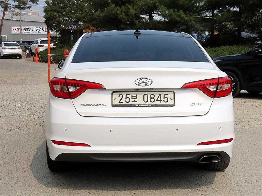 HYUNDAI Sonata - Vista 4