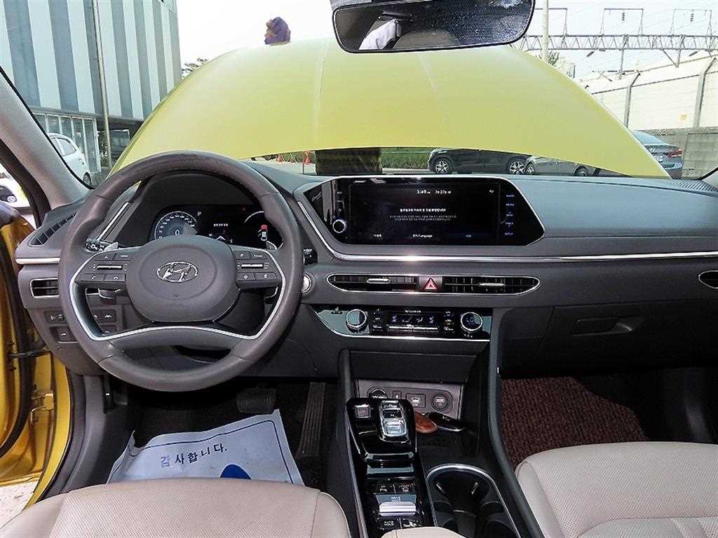 HYUNDAI Sonata - Vista 7