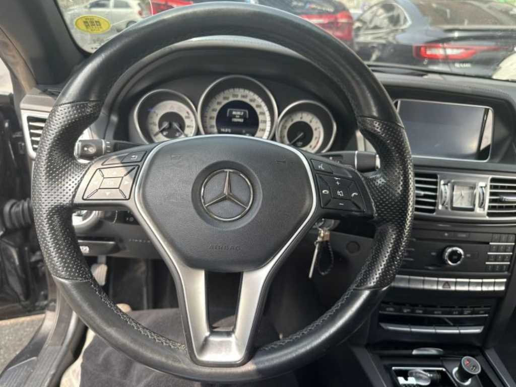 Mercedes Benz E class - Vista 6