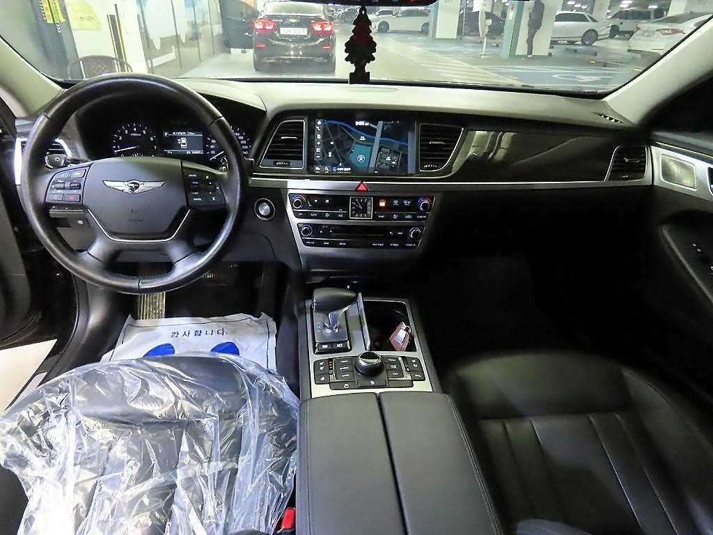 Genesis G80 - Vista 10