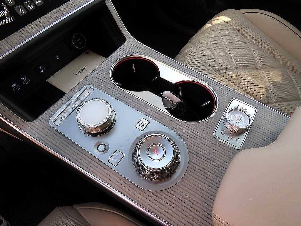 Genesis GV80 - Vista 11