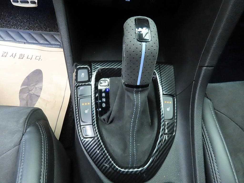 HYUNDAI Veloster - Vista 10