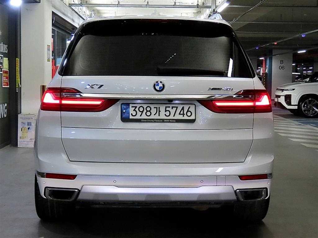 BMW X7 - Vista 5