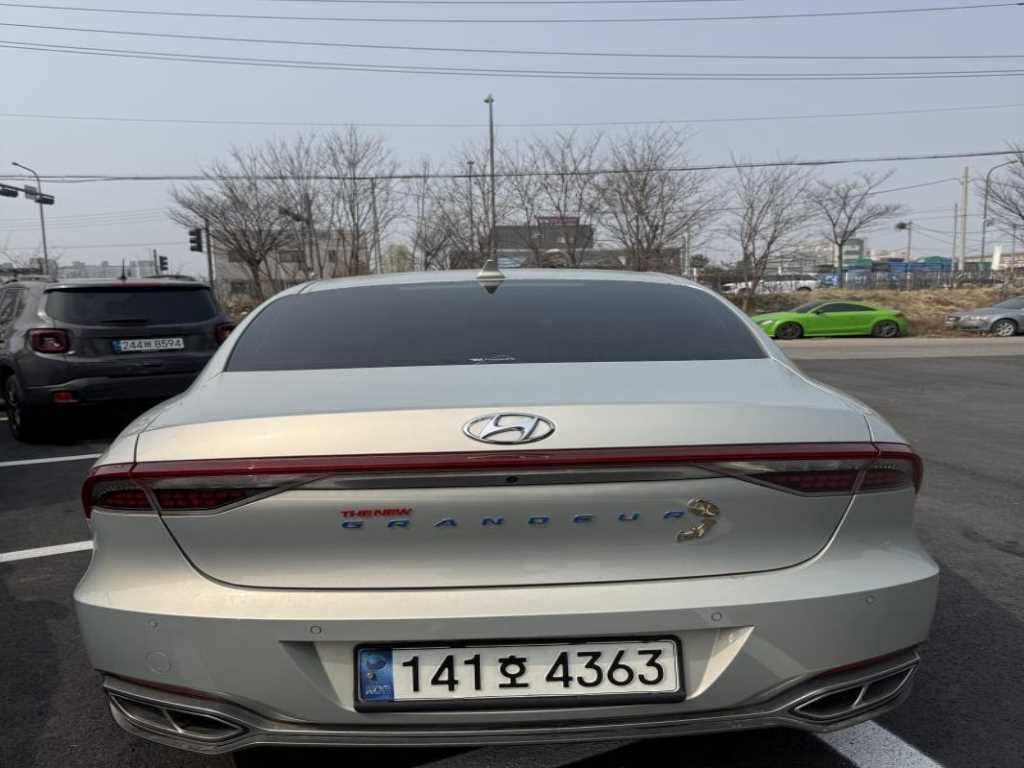 HYUNDAI Grandeur - Vista 4