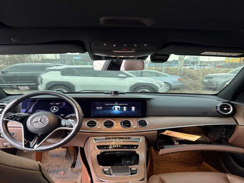 Mercedes Benz E class - Vista 7