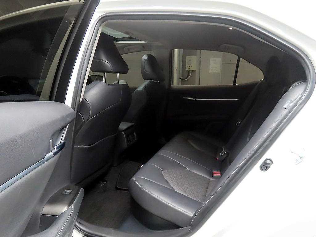 Toyota Camry - Vista 6