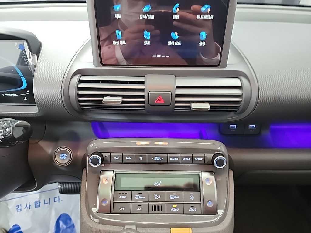 HYUNDAI Casper - Vista 10