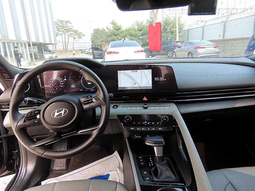 HYUNDAI Avante - Vista 7