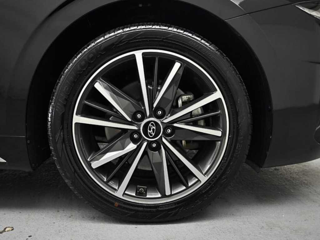 HYUNDAI Grandeur - Vista 4