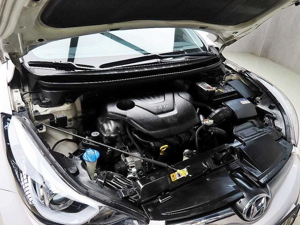 HYUNDAI Avante 2014 Blanco - Importación desde Corea - HF Imports Iquique - Foto 18