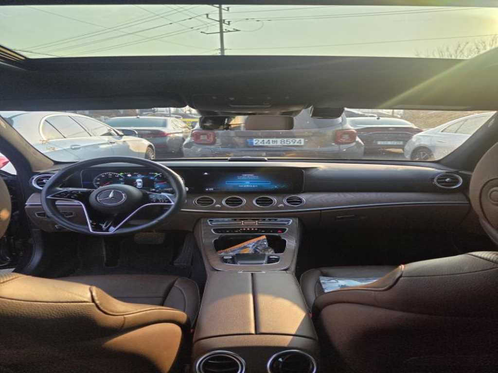 Mercedes Benz E class - Vista 6