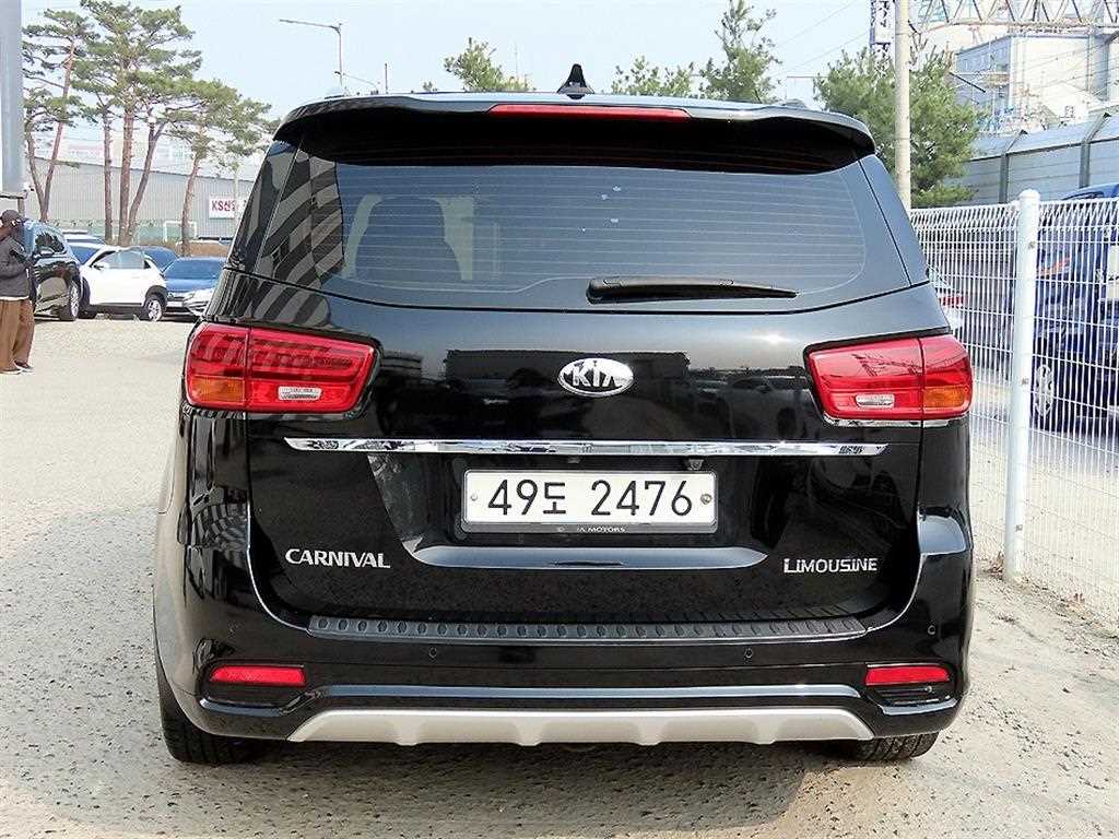 KIA Carnival - Vista 4