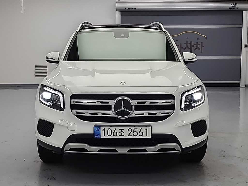 Mercedes Benz GLB Class - Vista 2