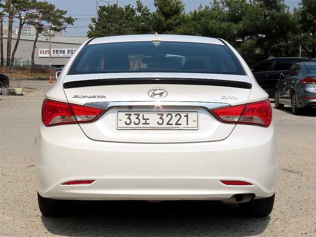 HYUNDAI Sonata - Vista 4