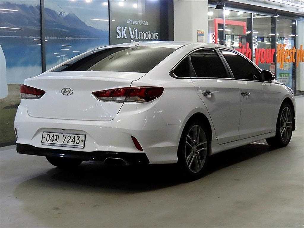 HYUNDAI Sonata - Vista 4
