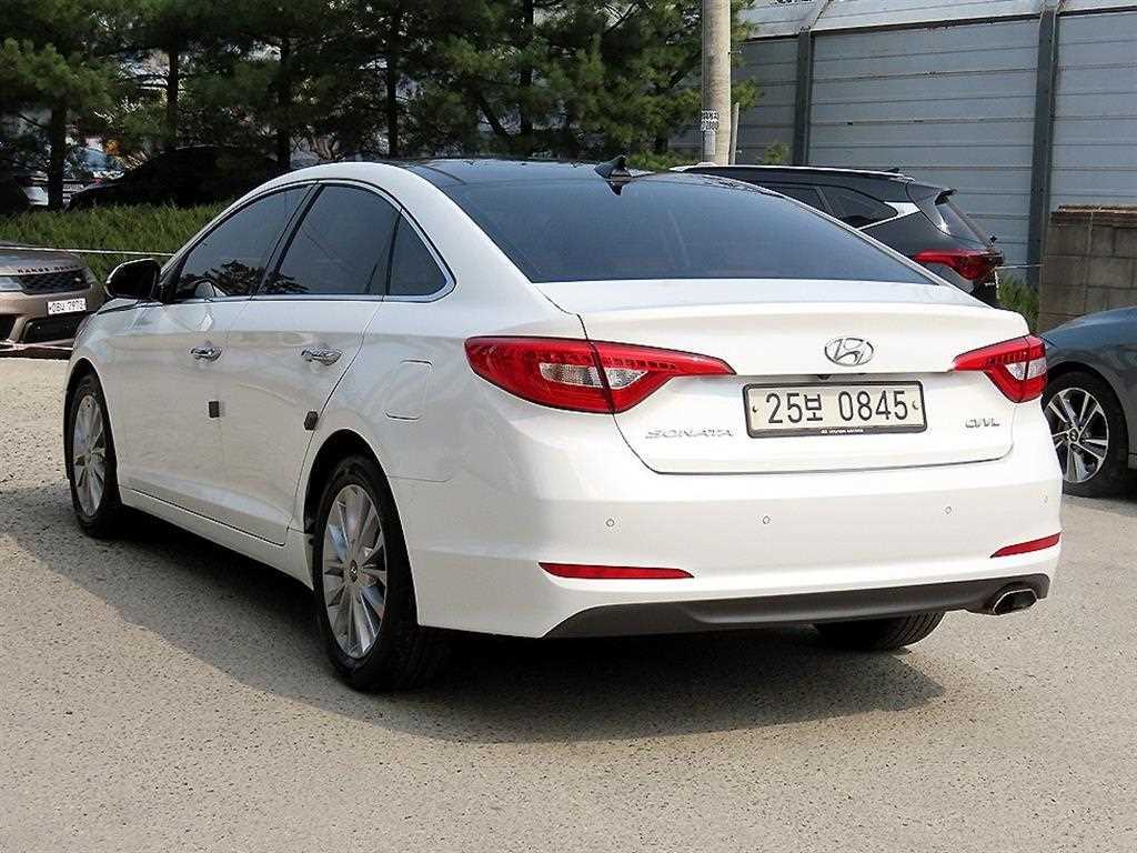 HYUNDAI Sonata - Vista 3