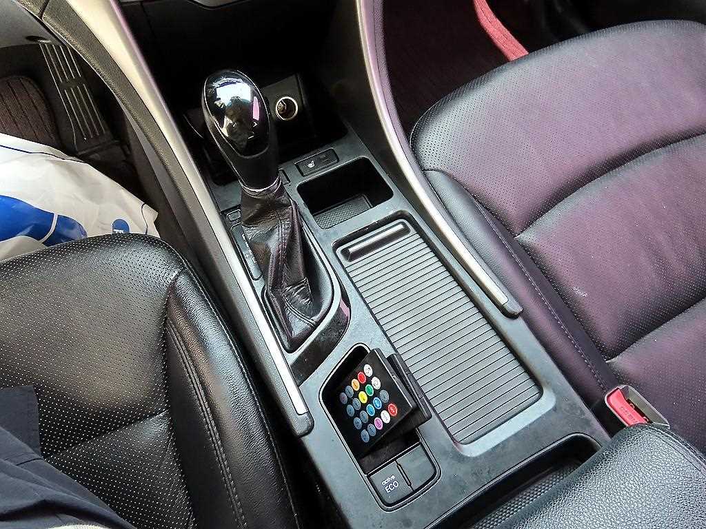 HYUNDAI Sonata - Vista 10