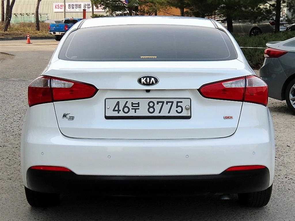 KIA K3 - Vista 4