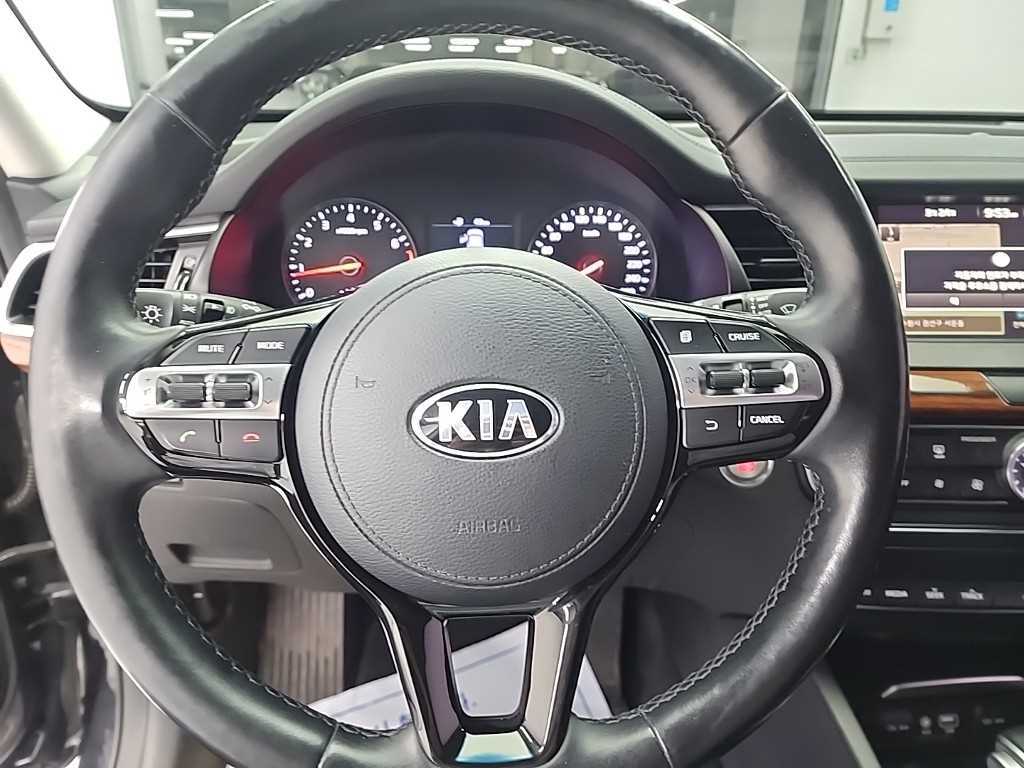 KIA K7 - Vista 10