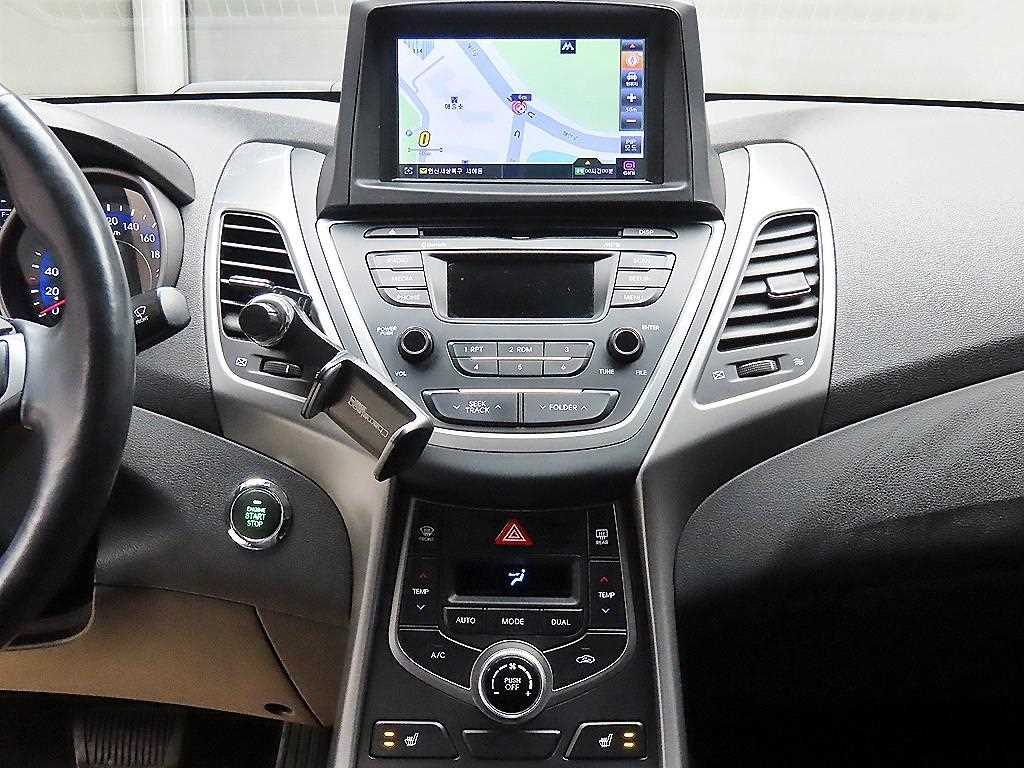 HYUNDAI Avante 2014 Blanco - Importación desde Corea - HF Imports Iquique - Foto 14