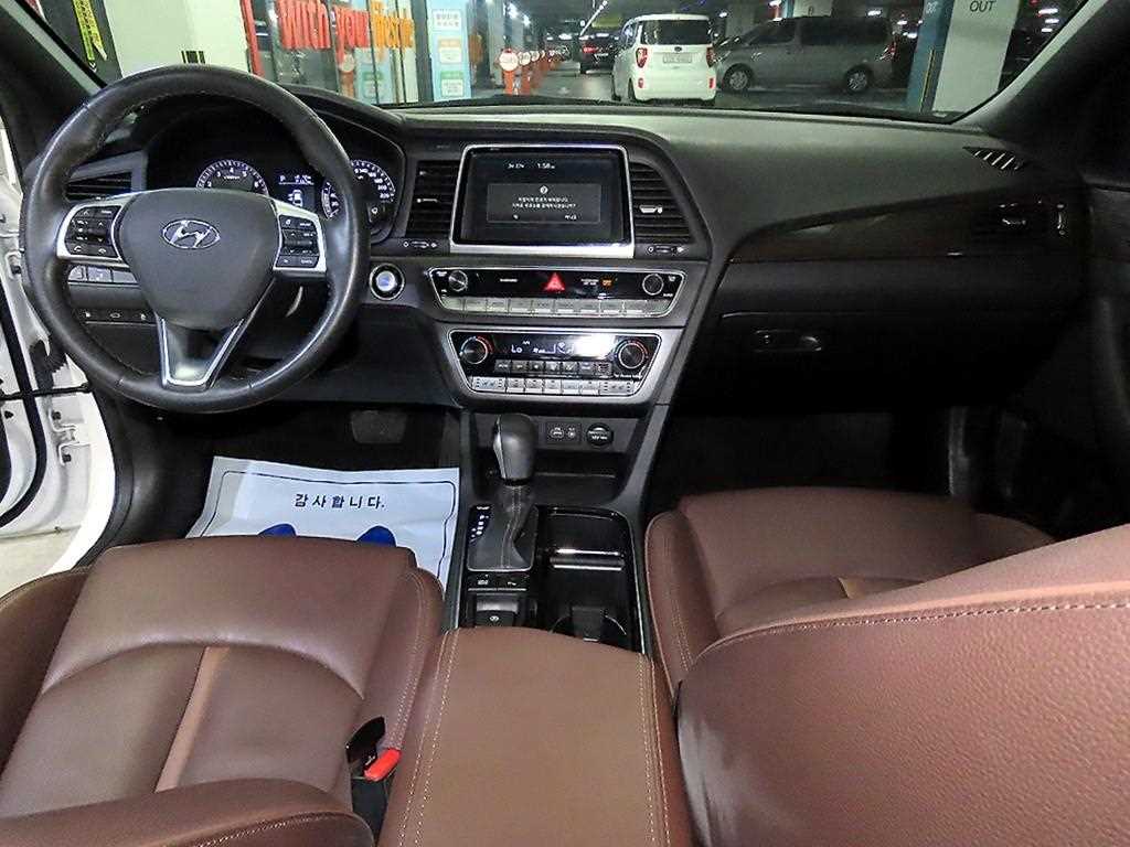 HYUNDAI Sonata - Vista 10