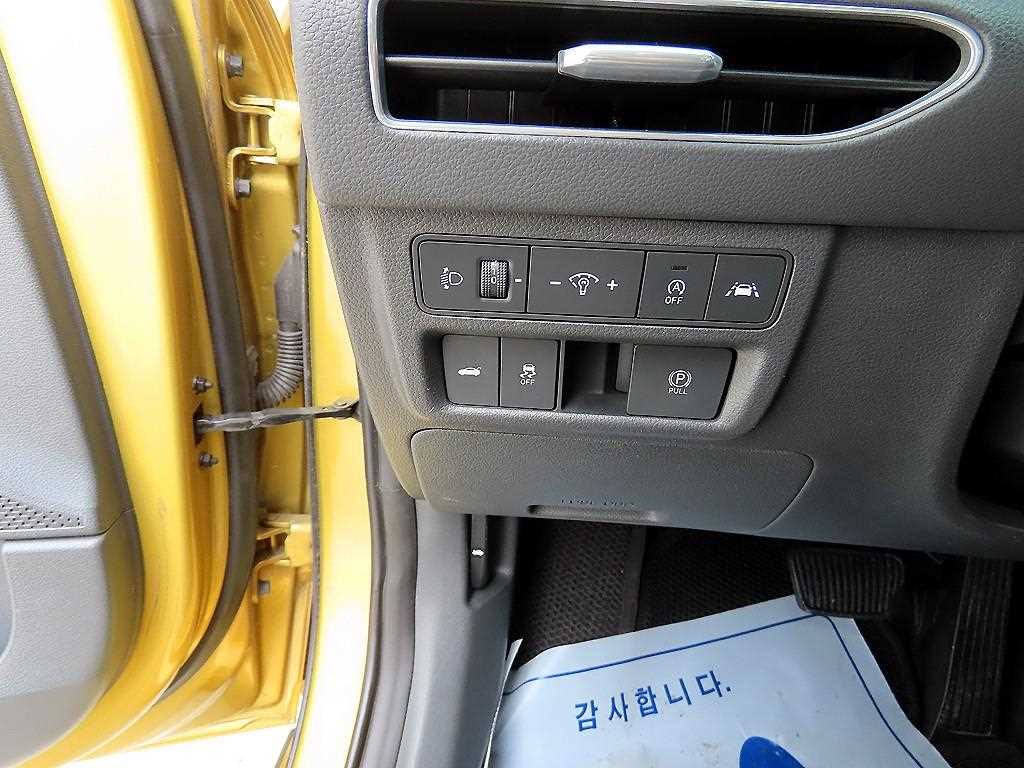 HYUNDAI Sonata - Vista 12