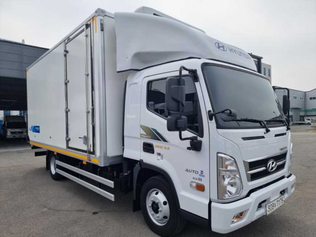 medium and large cargo truck - Vista 2