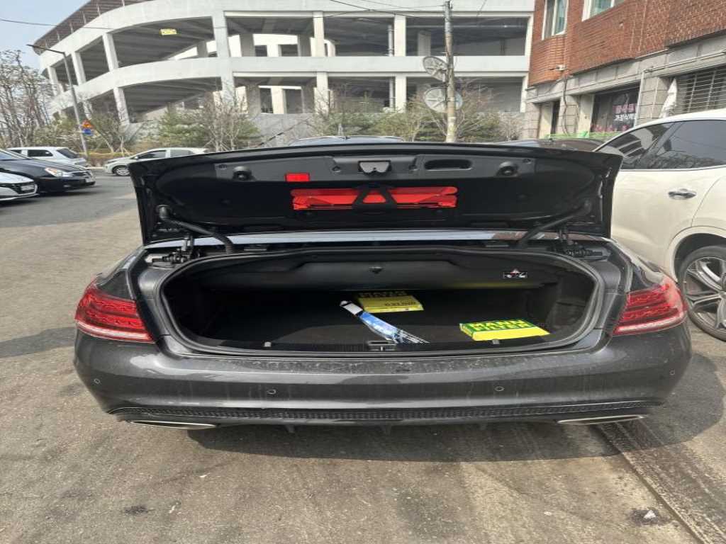 Mercedes Benz E class - Vista 4