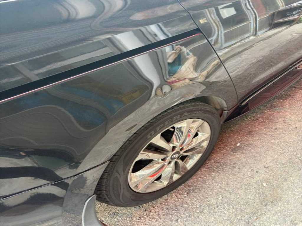 KIA Carnival - Vista 4