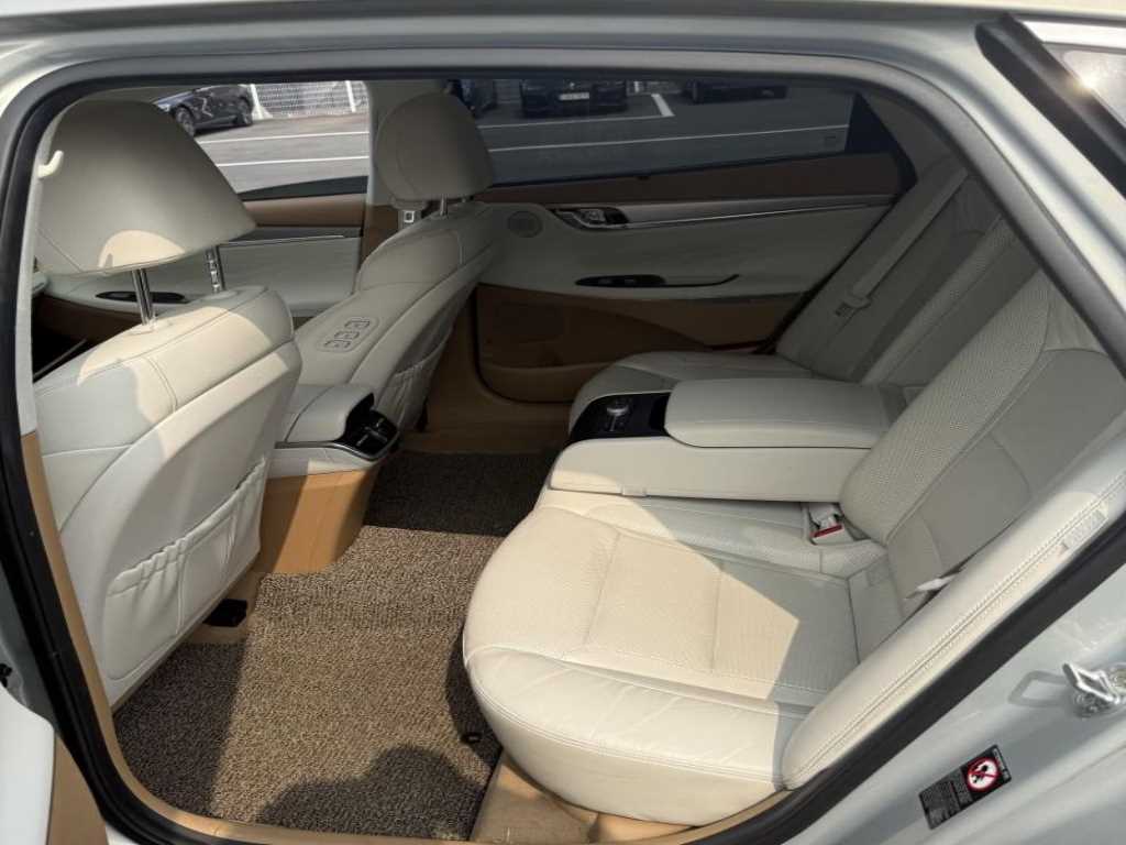 HYUNDAI Grandeur - Vista 6