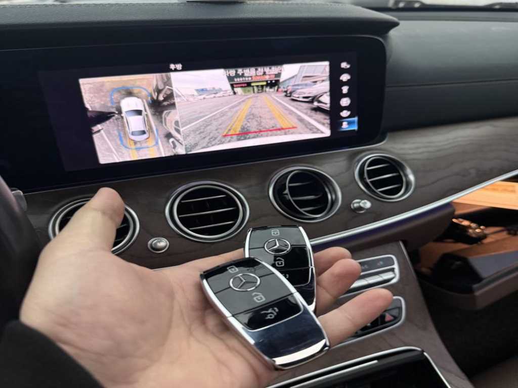 Mercedes Benz E class - Vista 10