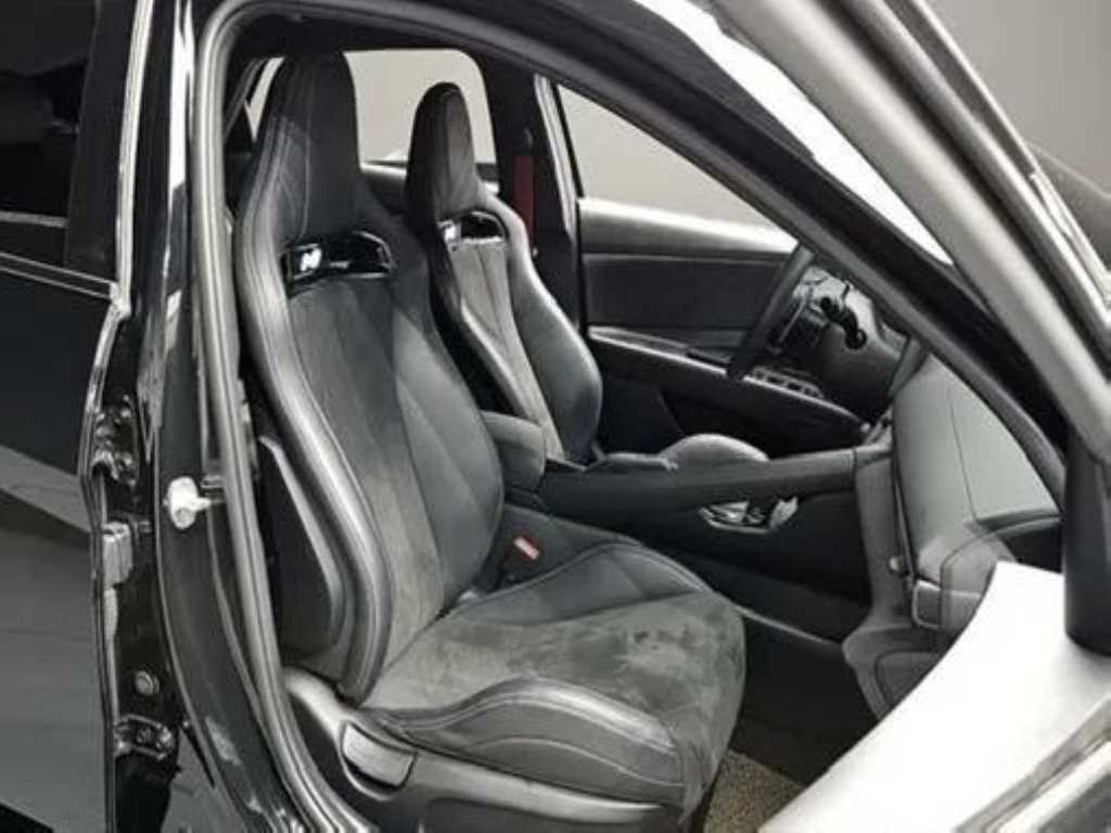 HYUNDAI Avante - Vista 11