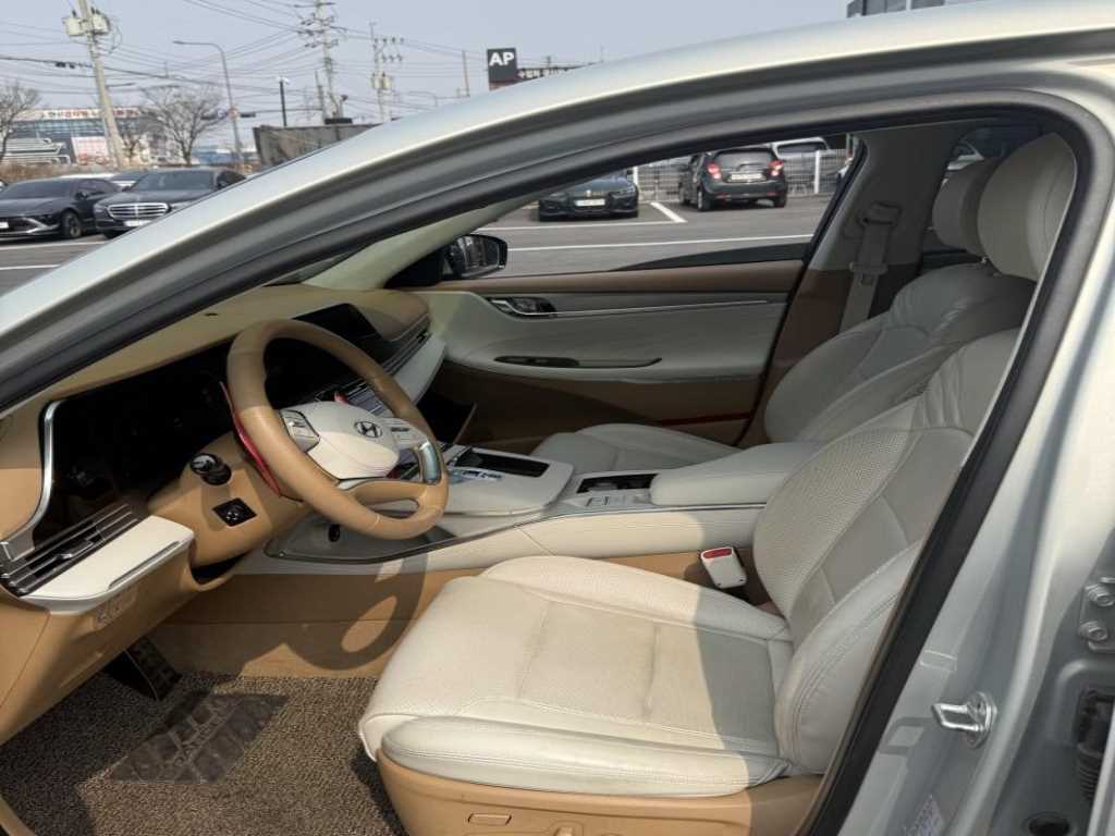 HYUNDAI Grandeur - Vista 5